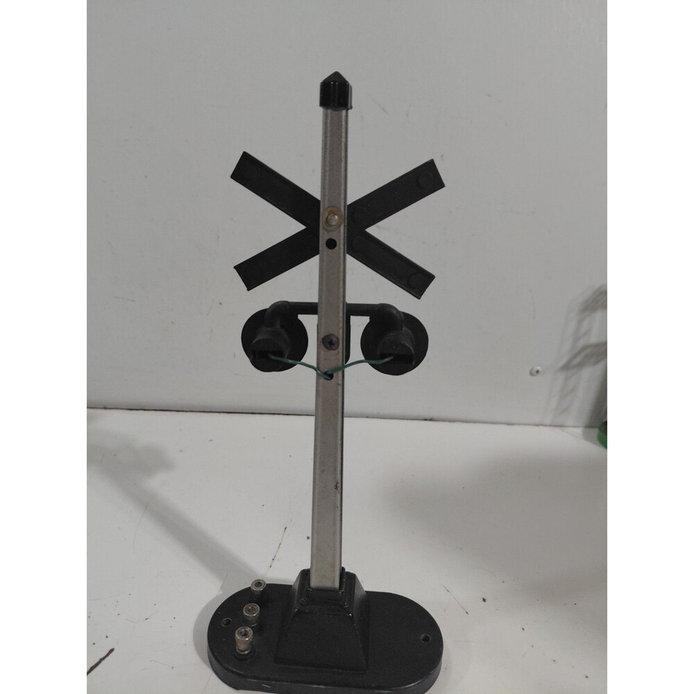 Lionel Train 154 O Gauge Model Railroad Accessory MPC Highway Crossing Signal - Picture 4 of 6